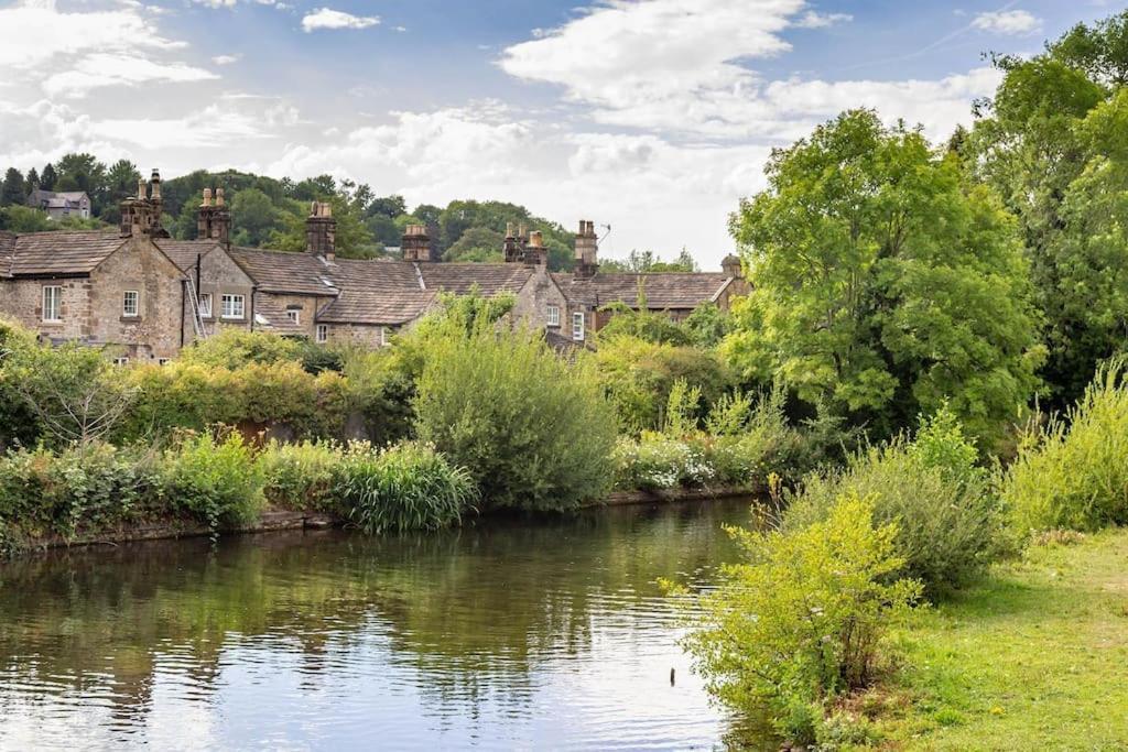 The Artists Loft - A Superb Cottage Sensitively Converted From A Grade II Listed 17Th Century Building Bakewell Extérieur photo
