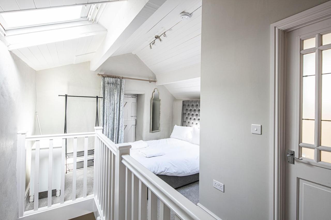 The Artists Loft - A Superb Cottage Sensitively Converted From A Grade II Listed 17Th Century Building Bakewell Extérieur photo