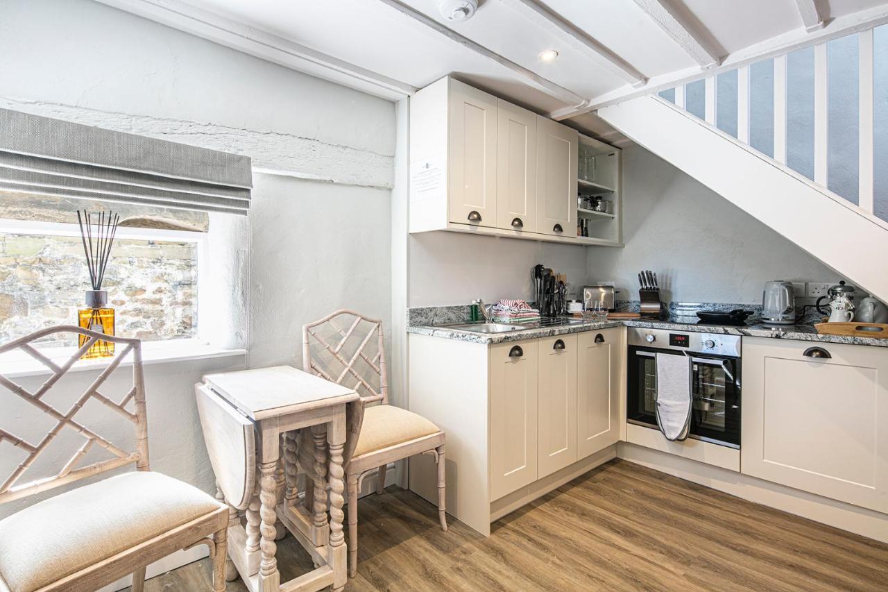 The Artists Loft - A Superb Cottage Sensitively Converted From A Grade II Listed 17Th Century Building Bakewell Extérieur photo